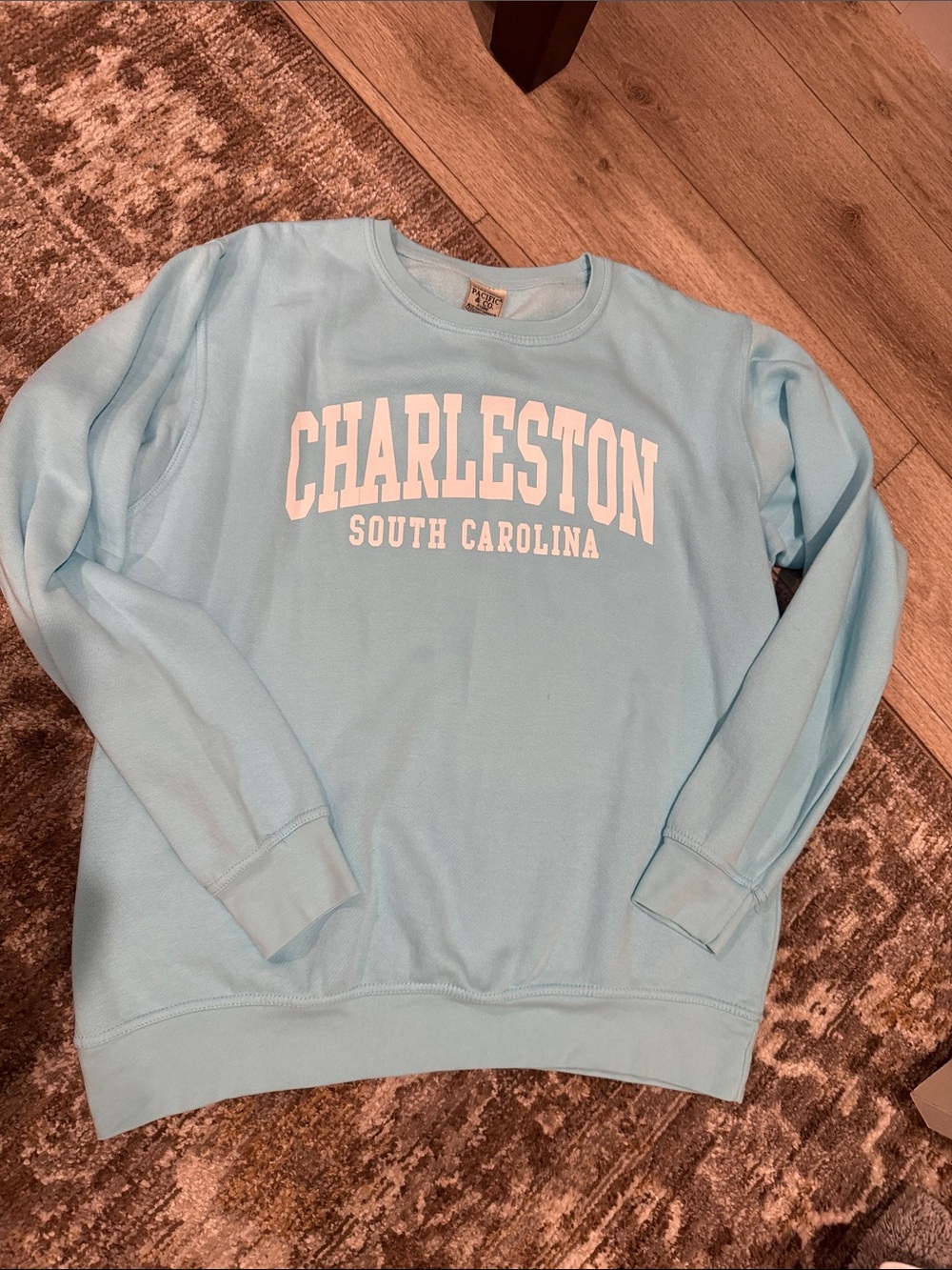 Perfect sweatshirt for beach walks in the morning